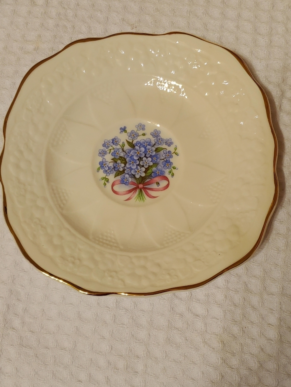 Cream Dessert Plate with Blue Floral Bouquet and Gold Trim
